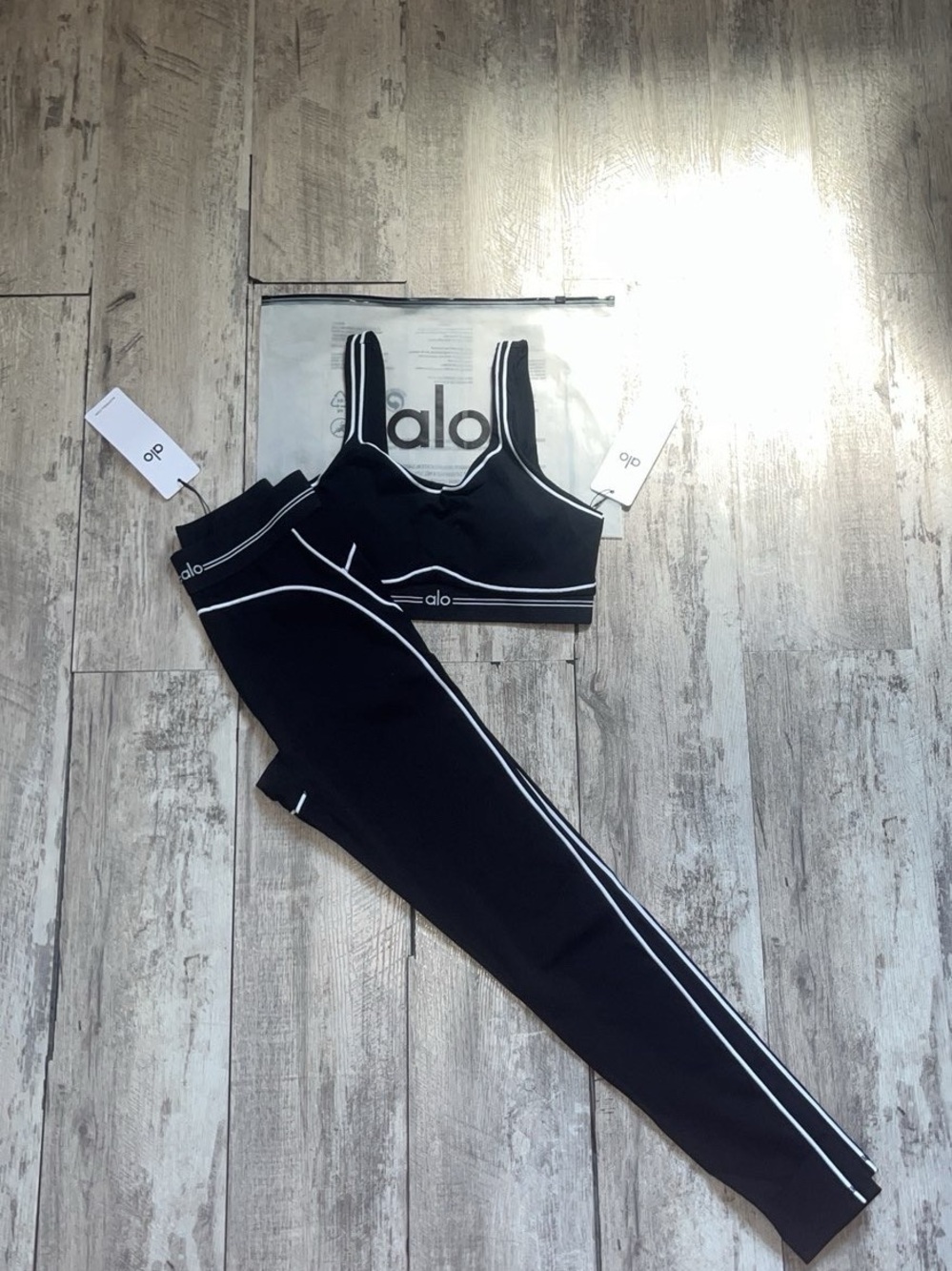 ALO Yoga Black Seam-Trim High-Waist Leggings & Matching Sports Bra